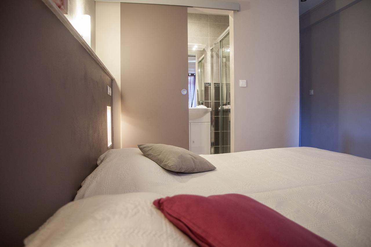 Logis Hotels - Auberge De L'Ile - Hotel 3 Etoiles Et Restaurant Creysse  Eksteriør bilde