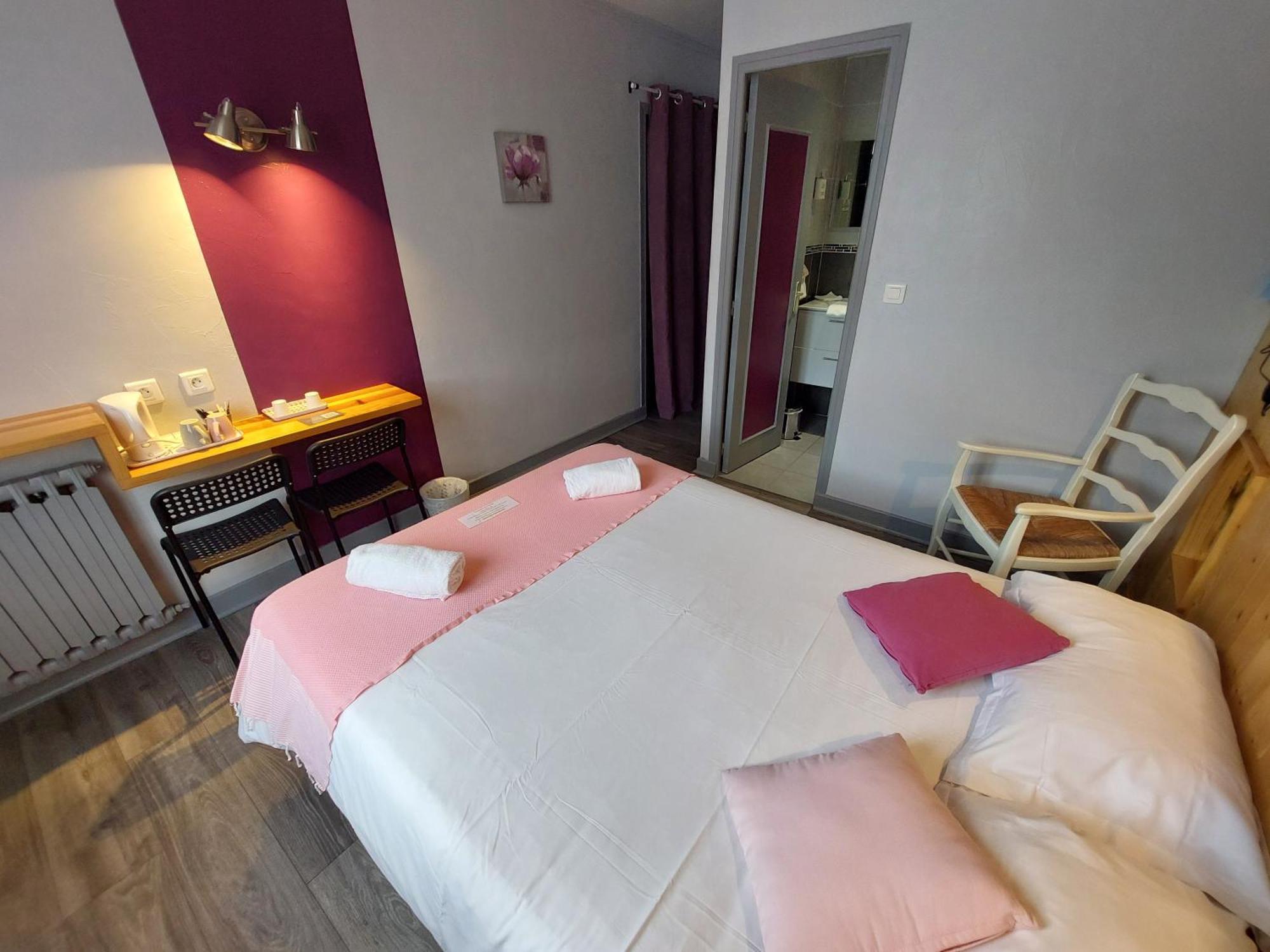 Logis Hotels - Auberge De L'Ile - Hotel 3 Etoiles Et Restaurant Creysse  Eksteriør bilde