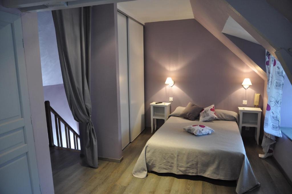 Logis Hotels - Auberge De L'Ile - Hotel 3 Etoiles Et Restaurant Creysse  Rom bilde
