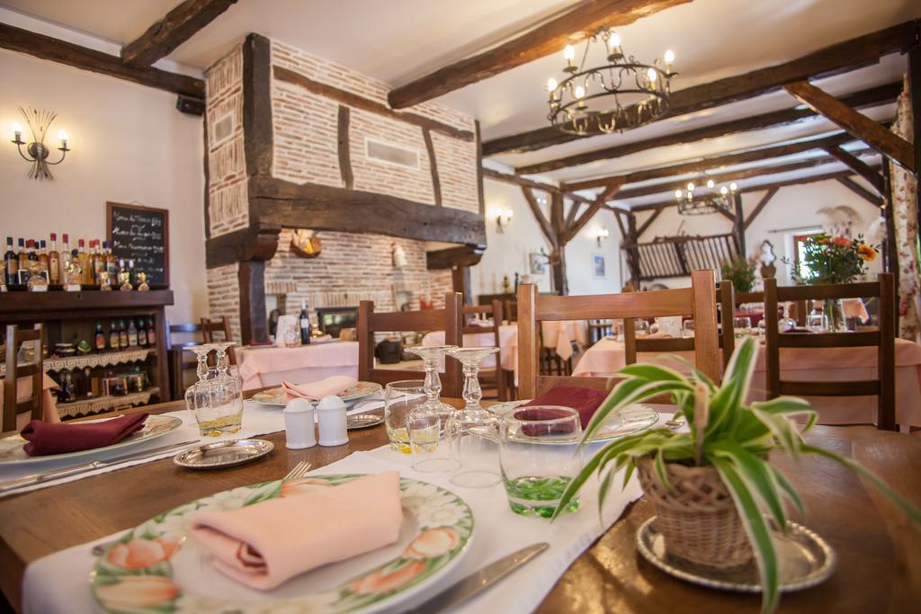 Logis Hotels - Auberge De L'Ile - Hotel 3 Etoiles Et Restaurant Creysse  Eksteriør bilde