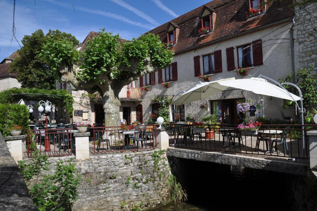 Logis Hotels - Auberge De L'Ile - Hotel 3 Etoiles Et Restaurant Creysse  Eksteriør bilde