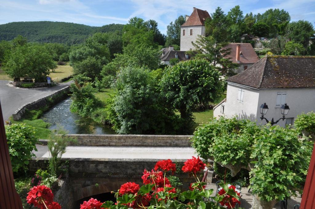 Logis Hotels - Auberge De L'Ile - Hotel 3 Etoiles Et Restaurant Creysse  Eksteriør bilde