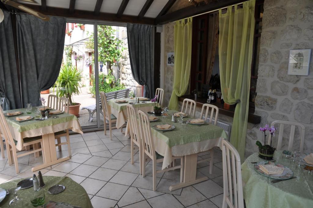 Logis Hotels - Auberge De L'Ile - Hotel 3 Etoiles Et Restaurant Creysse  Eksteriør bilde