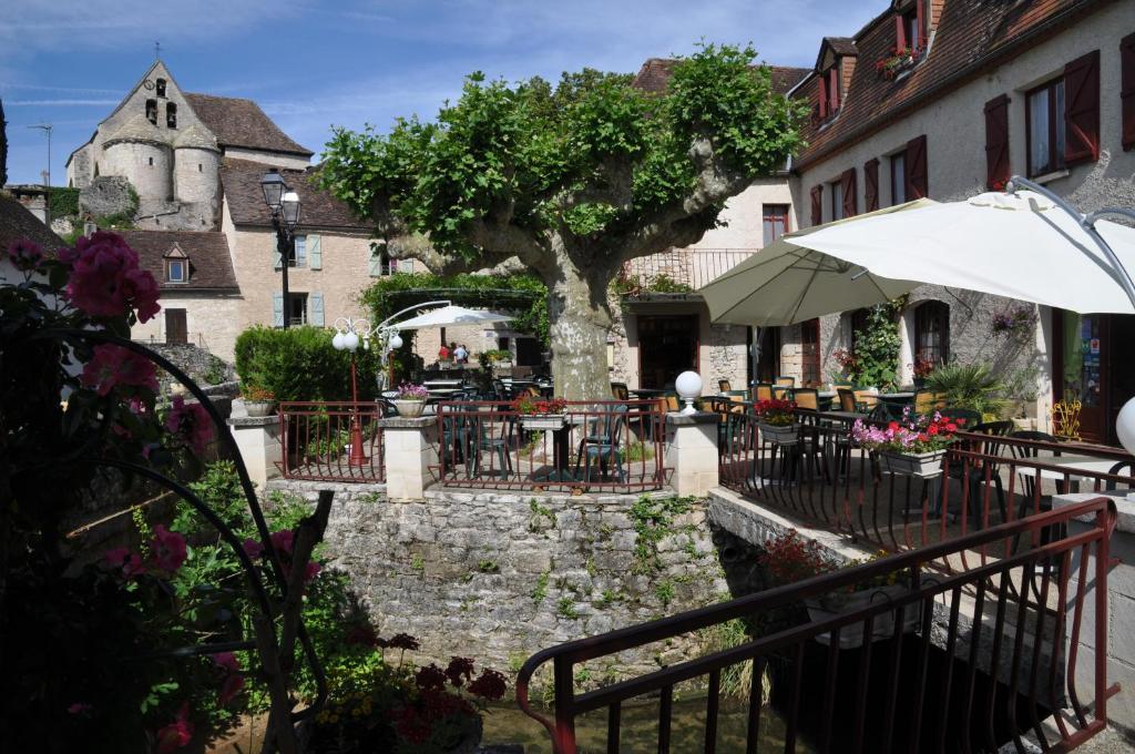 Logis Hotels - Auberge De L'Ile - Hotel 3 Etoiles Et Restaurant Creysse  Eksteriør bilde