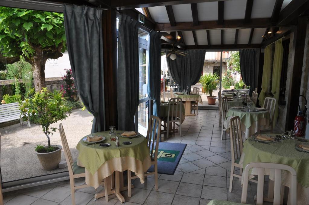 Logis Hotels - Auberge De L'Ile - Hotel 3 Etoiles Et Restaurant Creysse  Eksteriør bilde