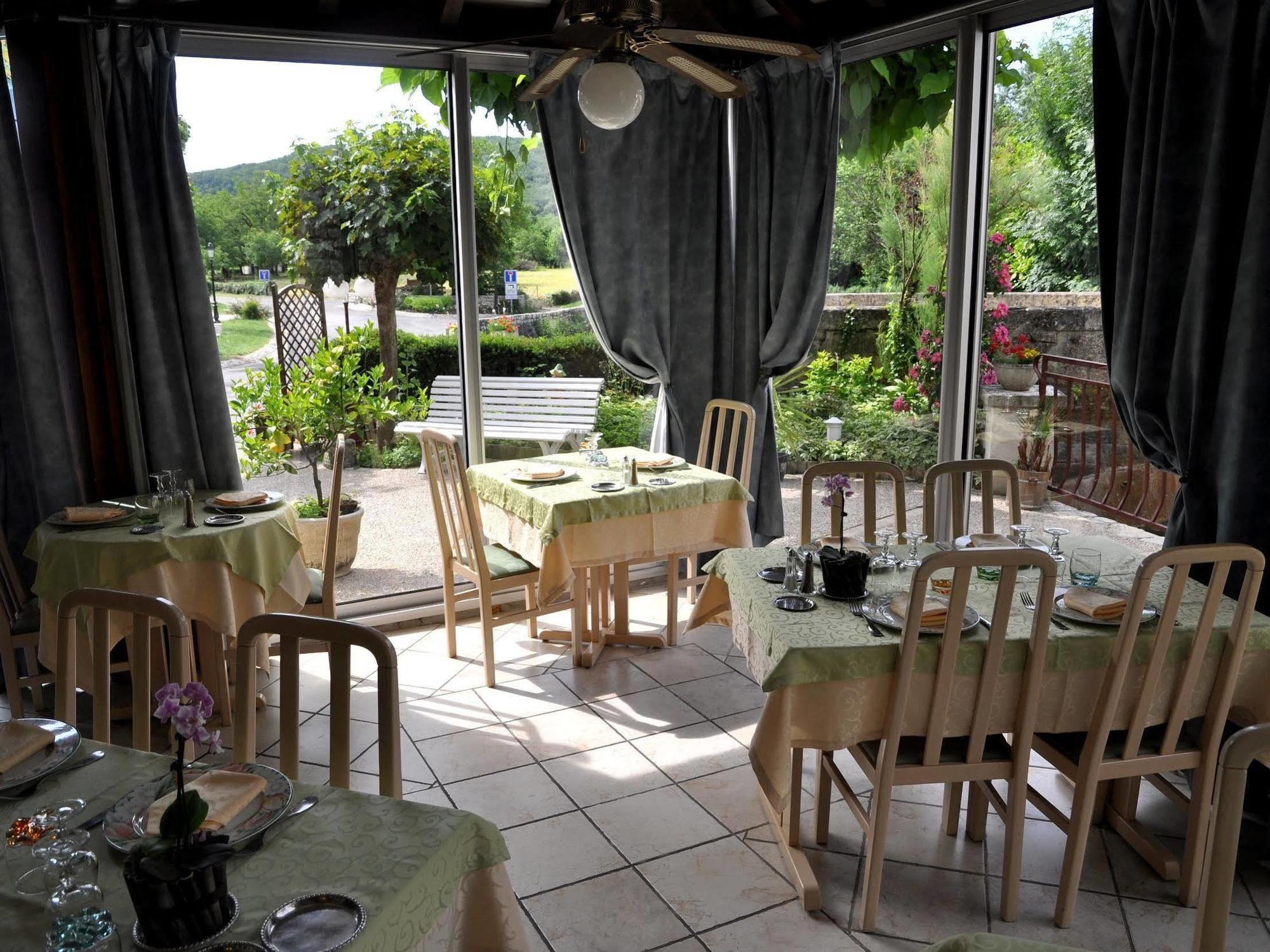 Logis Hotels - Auberge De L'Ile - Hotel 3 Etoiles Et Restaurant Creysse  Eksteriør bilde