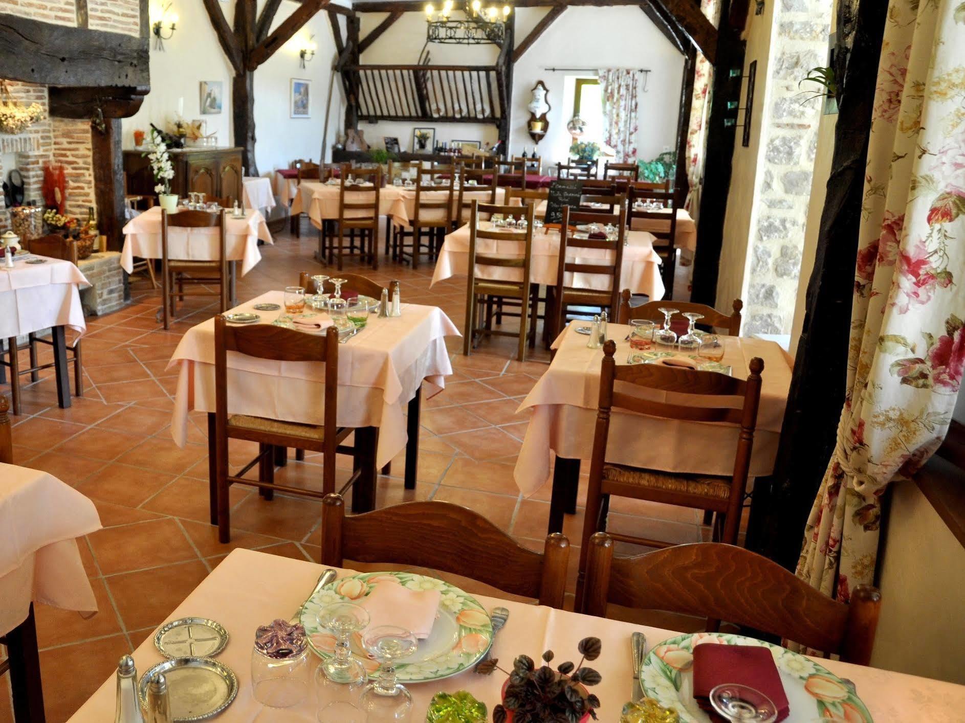 Logis Hotels - Auberge De L'Ile - Hotel 3 Etoiles Et Restaurant Creysse  Eksteriør bilde